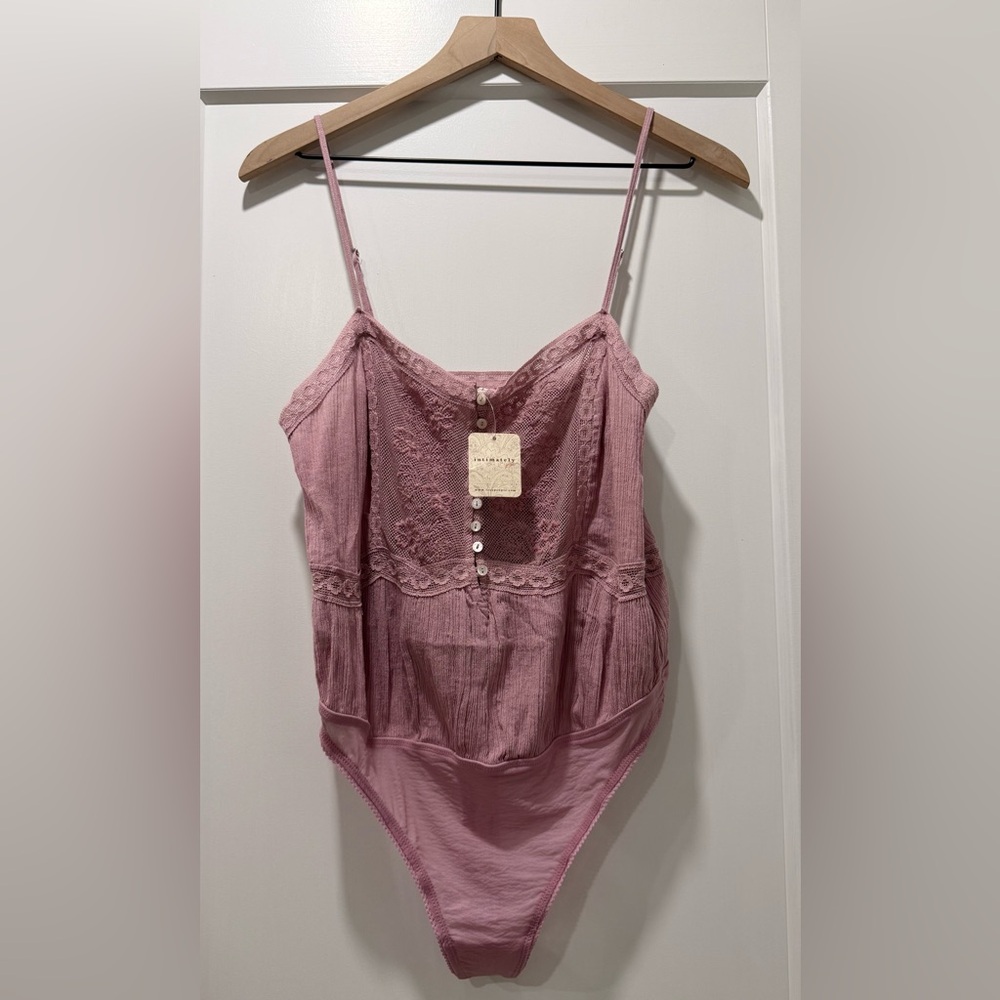 Free People Intimately Lace Bodysuit Pink Button Front NWT Size M Boho - Picture 2 of 7